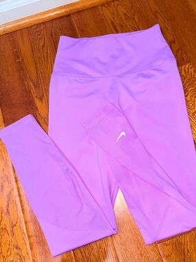 Nike Lilac Purple Workout Leggings with Mesh Bottoms Size Small